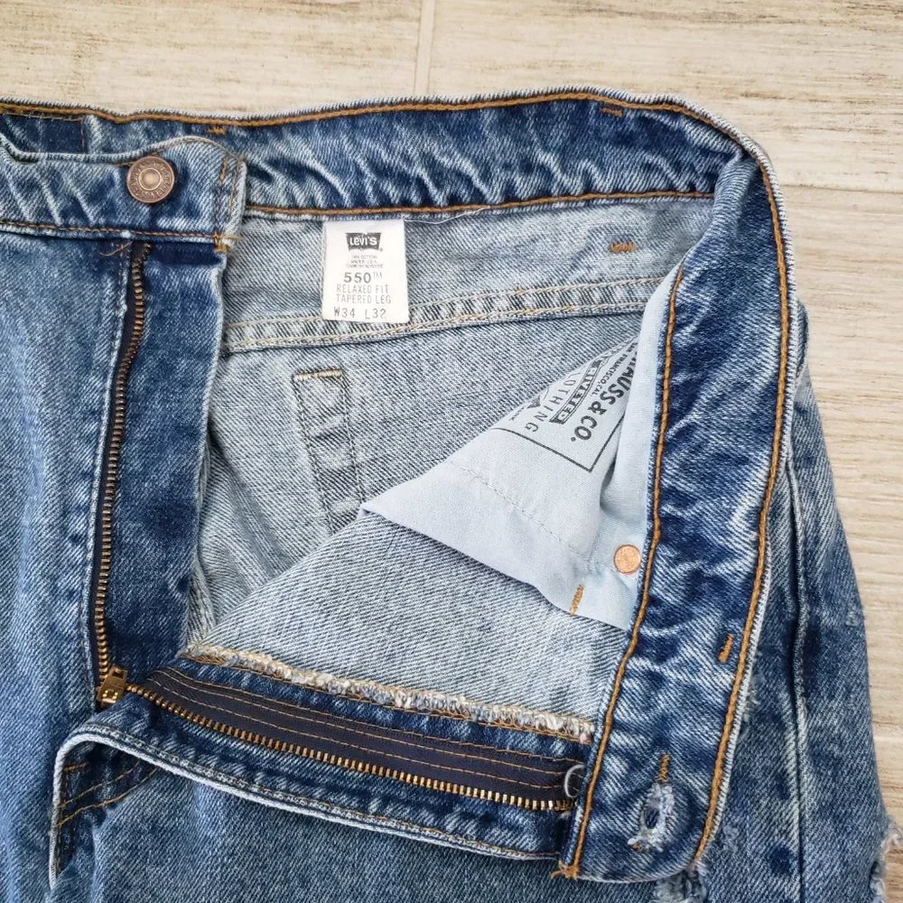 Vintage Levi's 550 Destroyed Fray Covered Relaxed Fit Jeans 34W‎ 32L